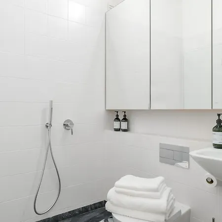 Casa Boma - Sunny And Spacious With Private Terrace - Alcantara Ii Apartment